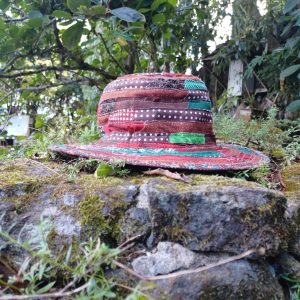 Chapéu Castanho/Vermelho/Verde